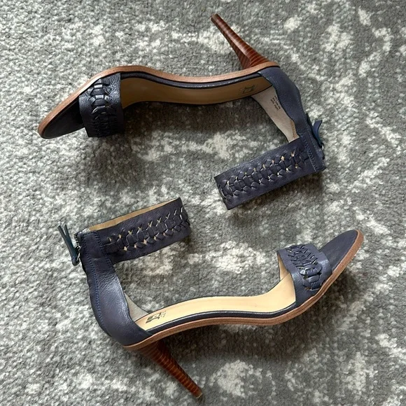 Joe’s Jeans 💚 heels - Picture 1 of 16